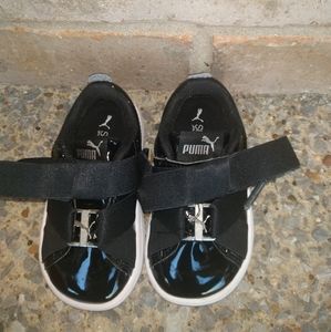 Toddler girls Puma black patent leather sneakers